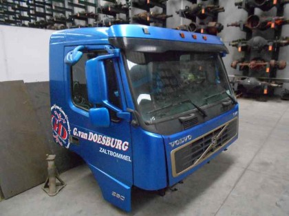 CABINA VOLVO  FM 9,CORTA ,OBRA, AUTOMATICA AÑO 07