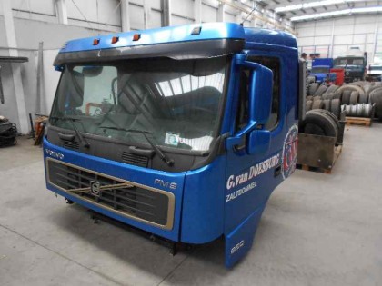 CABINA VOLVO  FM 9,CORTA ,OBRA, AUTOMATICA AÑO 07